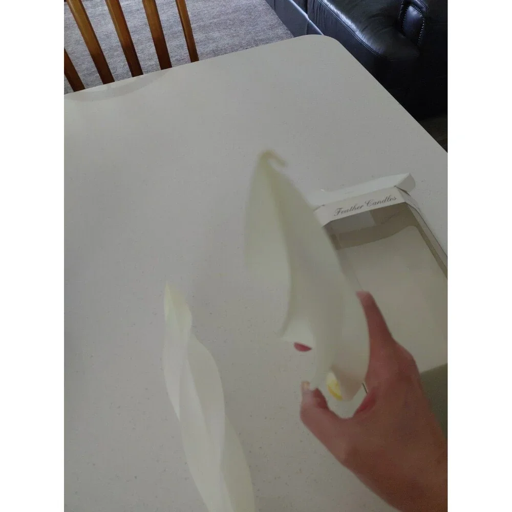 Unbranded feather candles
